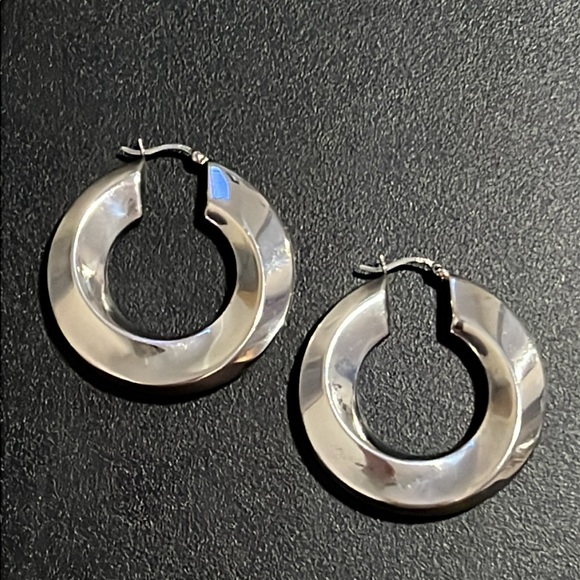 Sundance Sterling Silver Abstract Twisty Puff Chunky Hoop Earrings - Picture 9 of 14